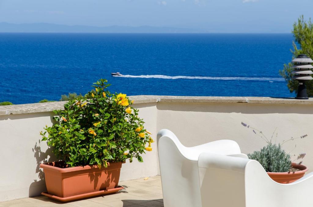 Hotel Arenella Giglio Porto Eksteriør billede